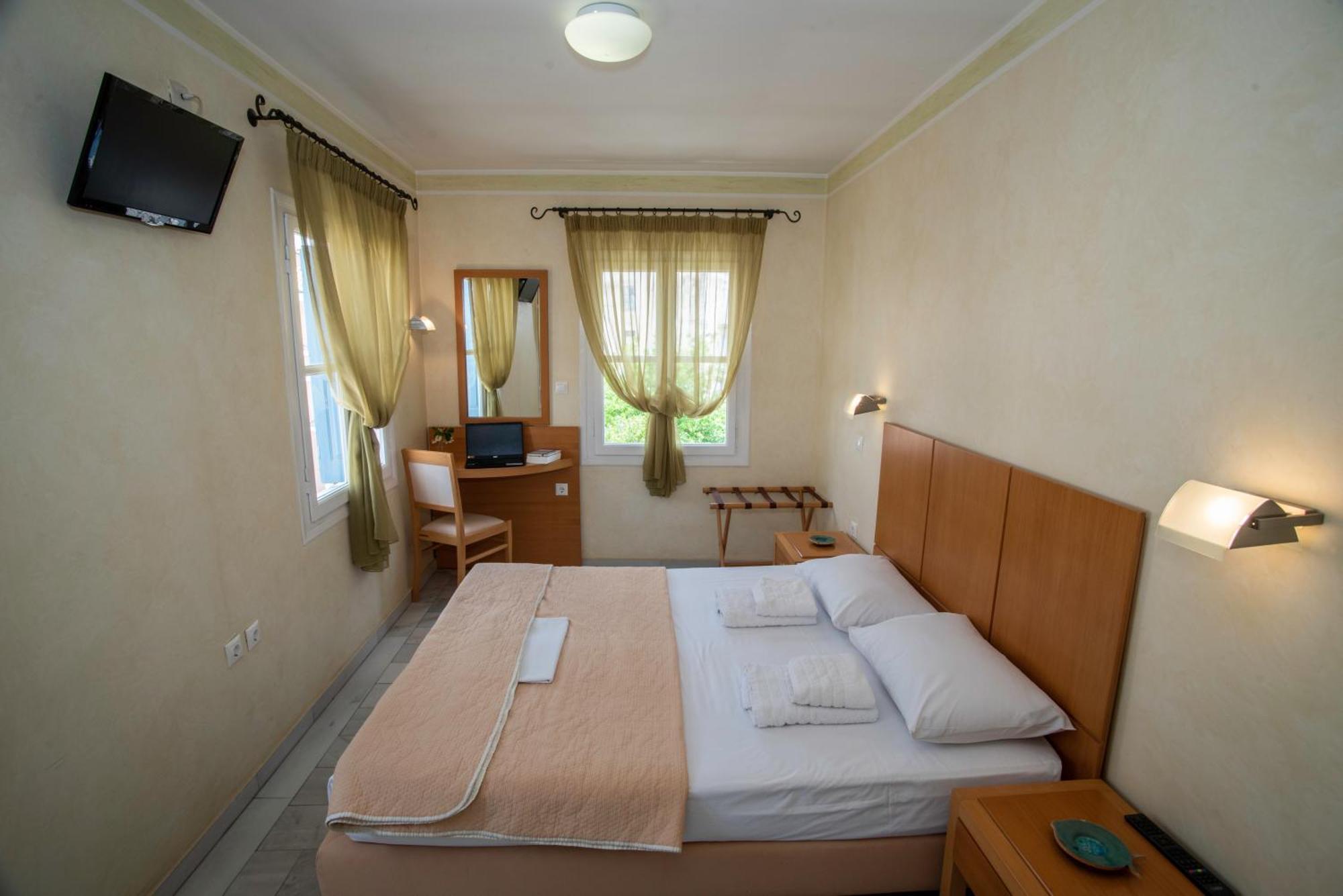 Hotel Argo Galaxidi Ngoại thất bức ảnh